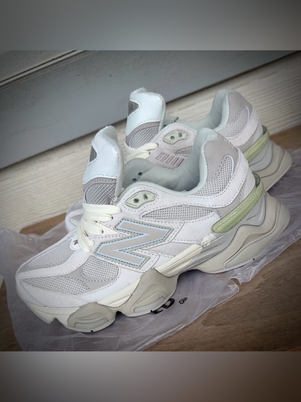 New Balance 9060 Women’s Size 6.5 - NEW!